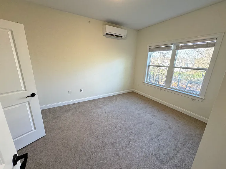 5 Griffin Rd #1 — Photo 7