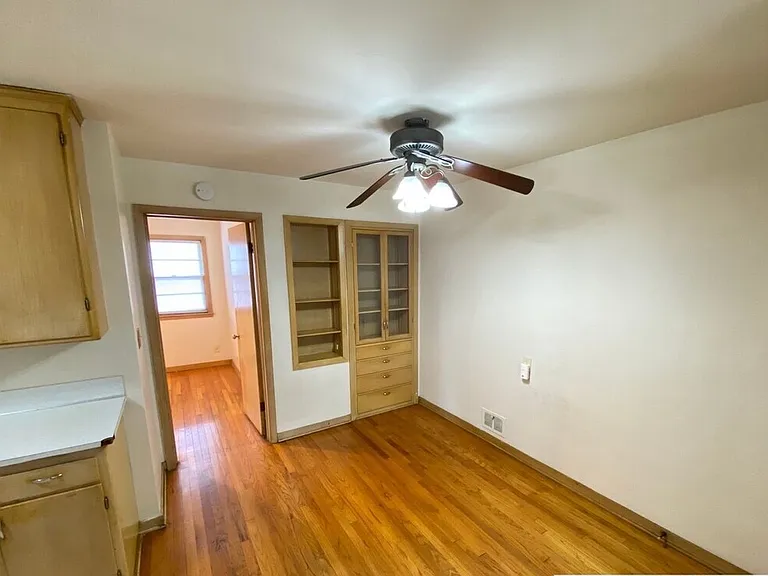 2544 J Street — Photo 17