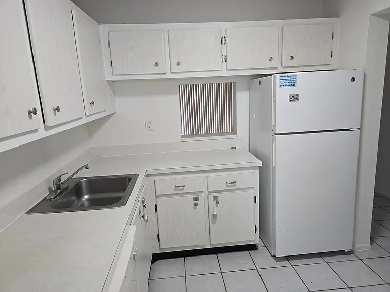 8060 Colony Cir N #203 — Photo 2