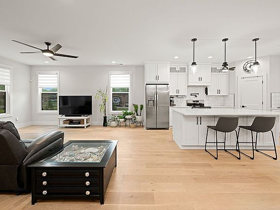 Open, bright, natural light 