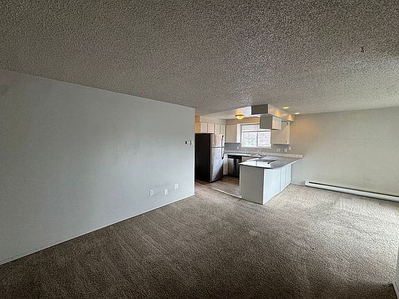 3rd image of 6120 N Lidgerwood St #214