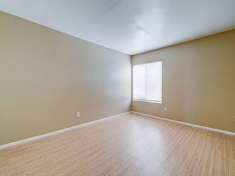 3840 N 43rd Ave #2 — Photo 18