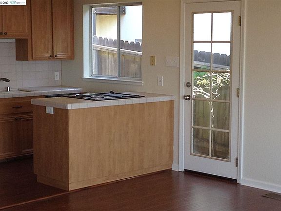 4th image of 5927 Golden Gate Ave