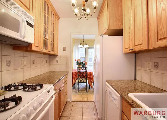 Sold by Warburg | media 4