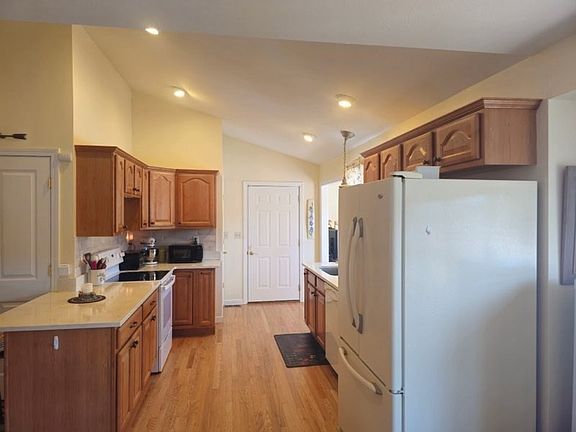 2nd image of 23 Bell Dr