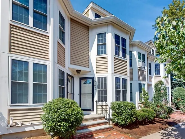 5269 Washington St Unit B, West Roxbury, MA 02132