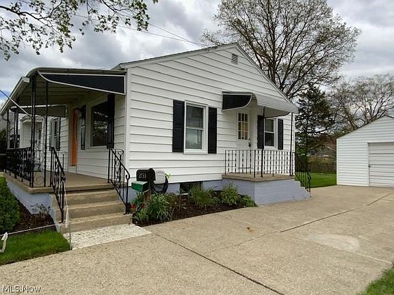 2nd image of 2735 Archwood Pl