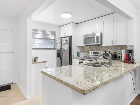 7450 NW 17th St APT 105, Plantation, FL 33313
