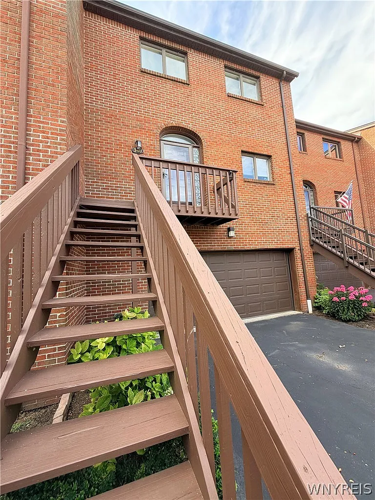 2 bed, 2.5 bath, 1532 sqft, $4,000 — Photo 2