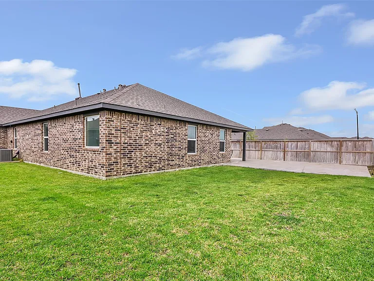 1012 Llano Trl — Photo 8