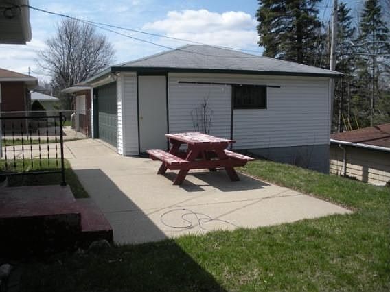 3rd image of 340 N Grandview Blvd