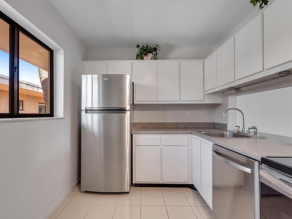 5th image of 5250 Las Verdes Circle #309