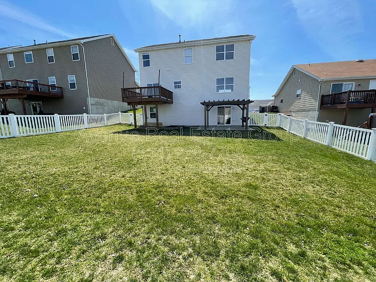 5533 Emerald Place Dr — Photo 45