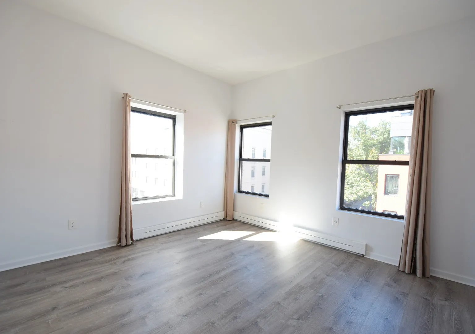 321 Warren Street — Photo 4