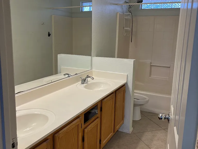 9014 W Port Au Prince Ln — Photo 18