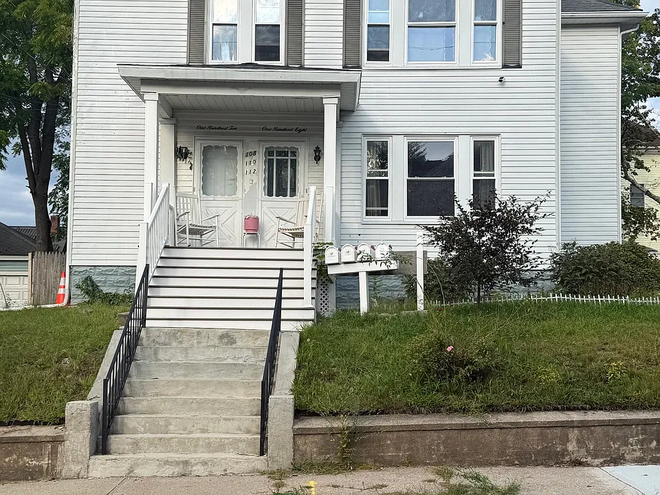 108 Alice Ave #1