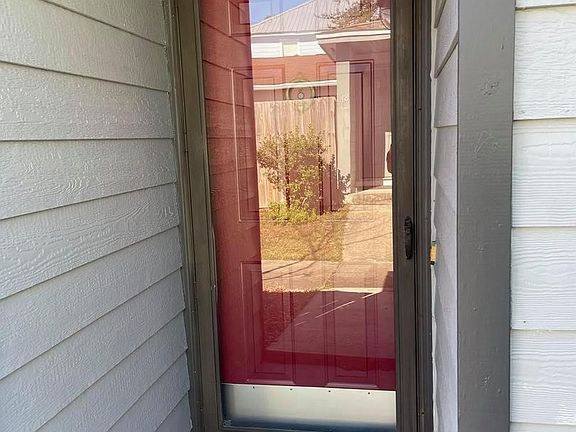 2nd image of 817 Premier Dr
