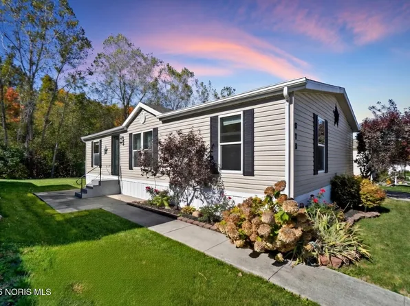 573 Waterview Cir, Lima, OH 45804