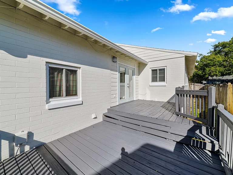 1652 Berkshire Ave — Photo 26
