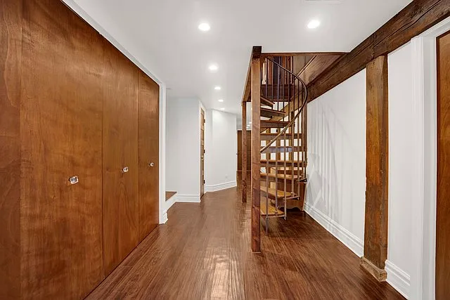2458 N Burling St #1 — Photo 27
