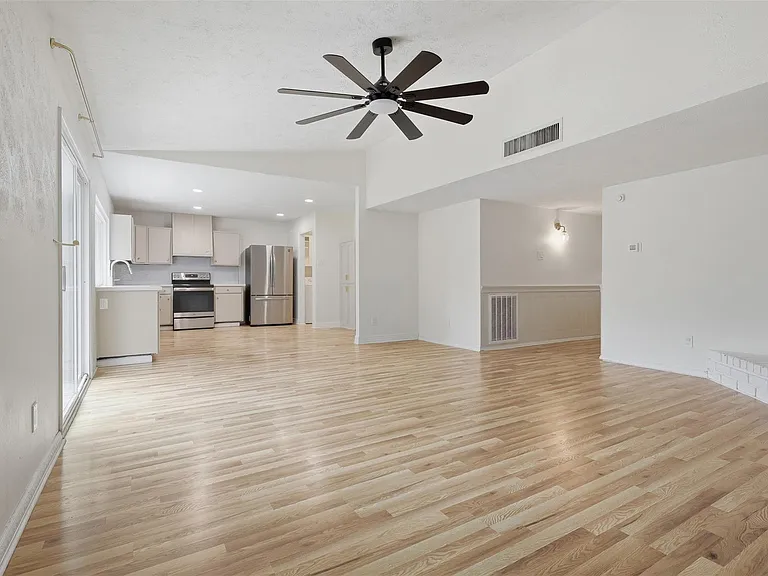 4035 Cypressdale Dr — Photo 4