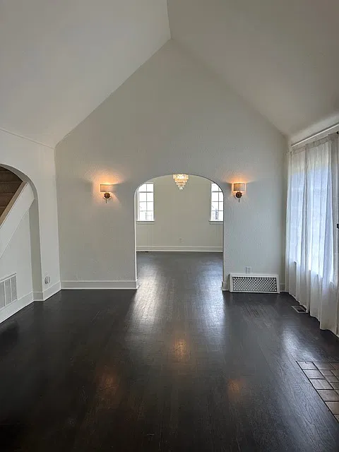 3 bed, 2135 sqft, $2,400 — Photo 4