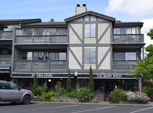 107 Madison Ave N, Bainbridge Island, WA 98110