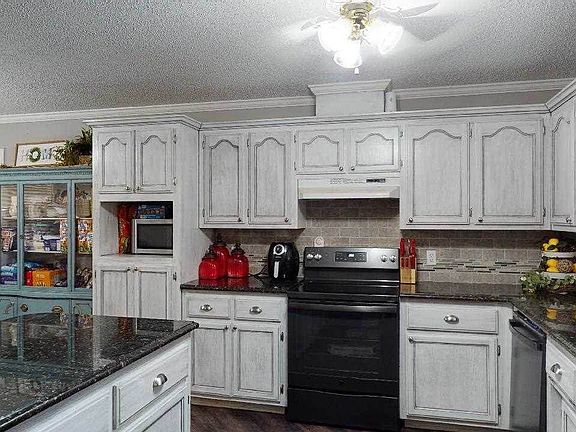 2nd image of 1813 S Boggie St
