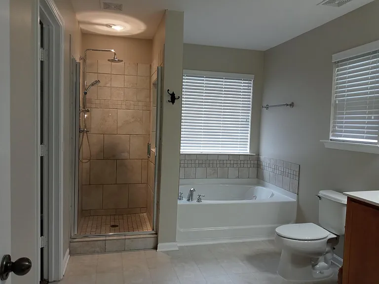 6170 Sparkling Cove Ln — Photo 18