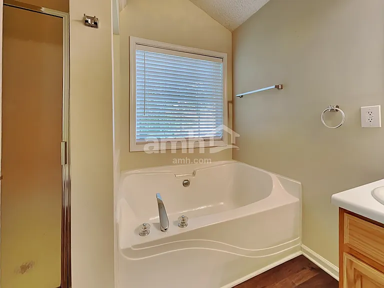 172 Barrington Ln — Photo 11