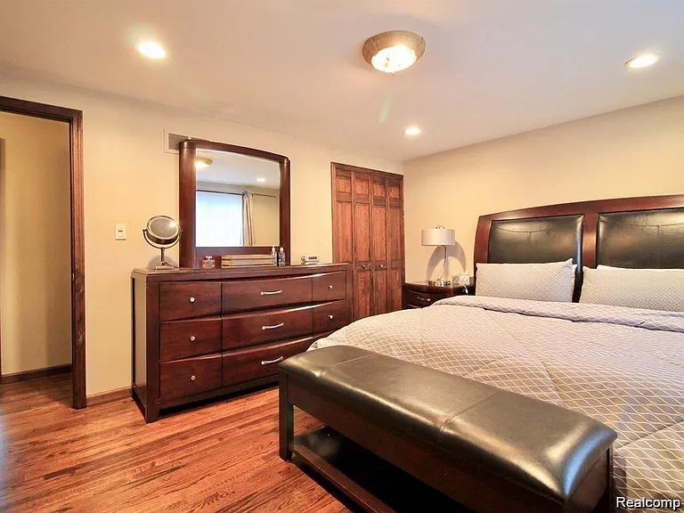 5363 English Dr — Photo 28