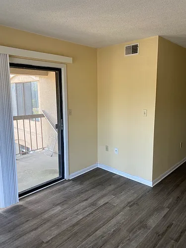 1600 Park Cir #303 Photo 1