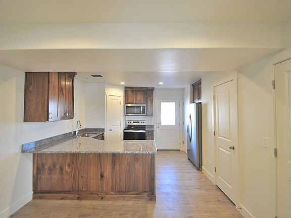 4th image of 315 N 2650 W #9