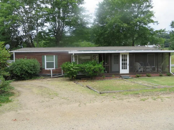 15 Maples Park Dr, Franklin, NC 28734