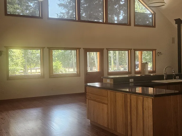 715 Bakken Rd — Photo 1