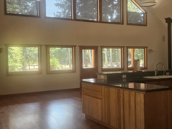 715 Bakken Rd, Greenbank, WA 98253