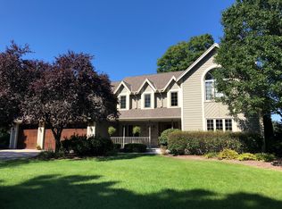 W168N10307 Wildrose Ln, Germantown, WI 53022