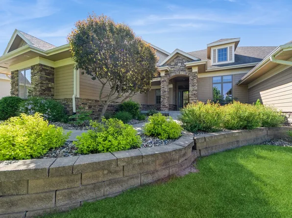 14101 Wilden Dr, Urbandale, IA 50323