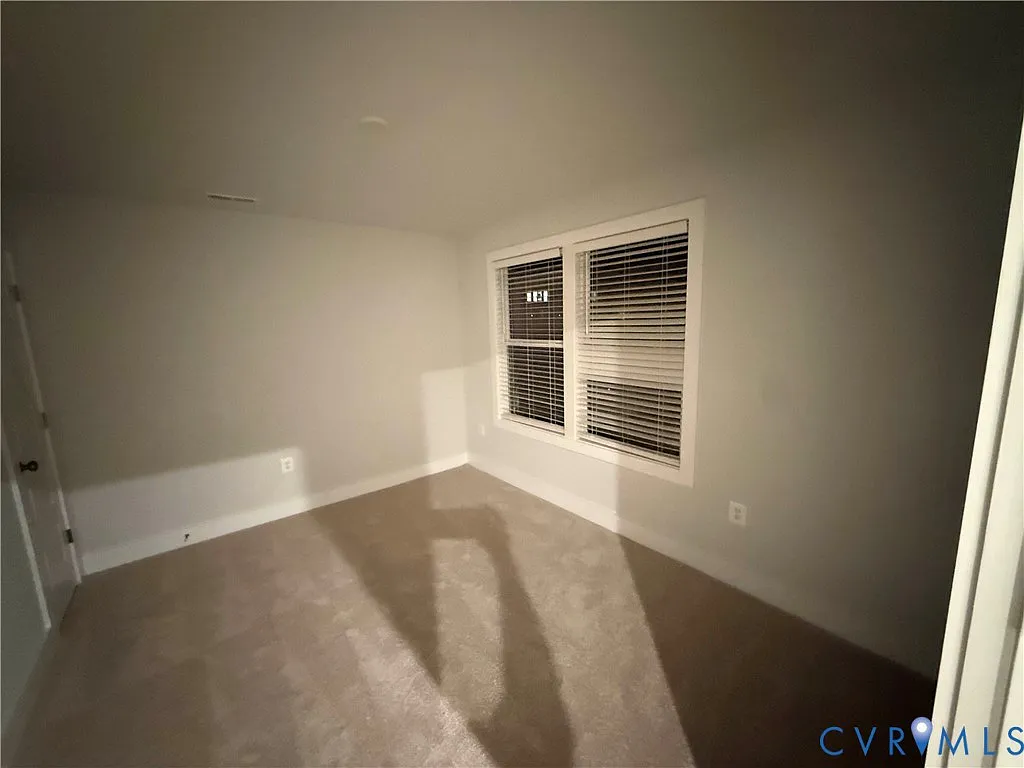 4 bed, 3.0 bath, 2013 sqft, $2,650 — Photo 4