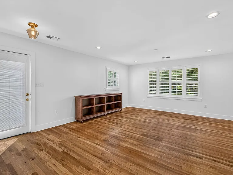1118 Browning Rd — Photo 12