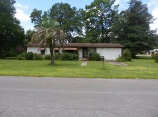 524 NE 1st St, Chiefland, FL 32626