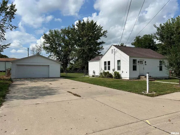 2201 43rd St, Moline, IL 61265