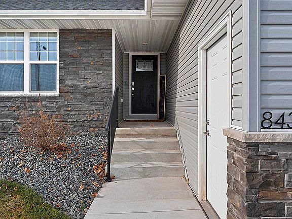 3rd image of 843 Red Hawk Dr