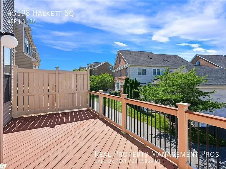 43198 Halkett Sq — Photo 6