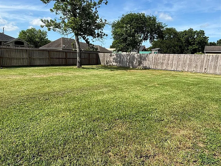 211 Oaks Grande Rd — Photo 17