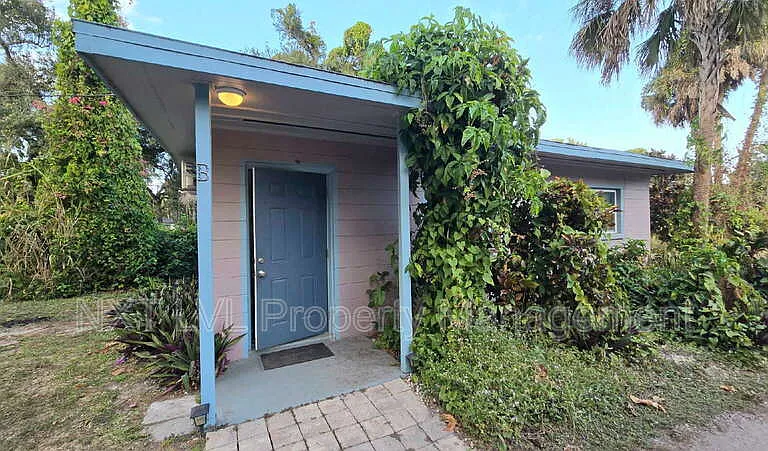 240 W Mariana Ave #B — Photo 2