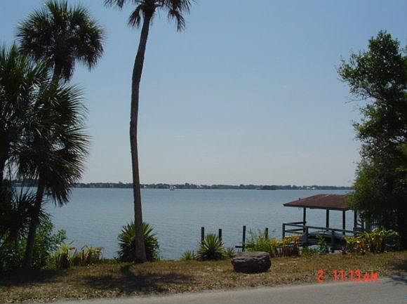 2nd image of 803 Rockledge Dr APT 1