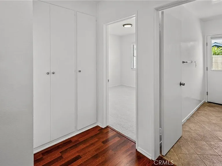 6061 Dundee Dr — Photo 10