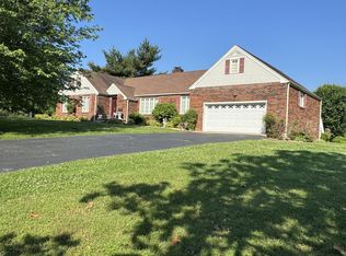 715 McClure St, Red Boiling Springs, TN 37150