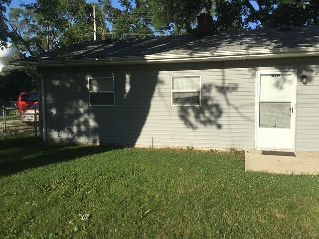 2nd image of 16419 Sawyer Ave